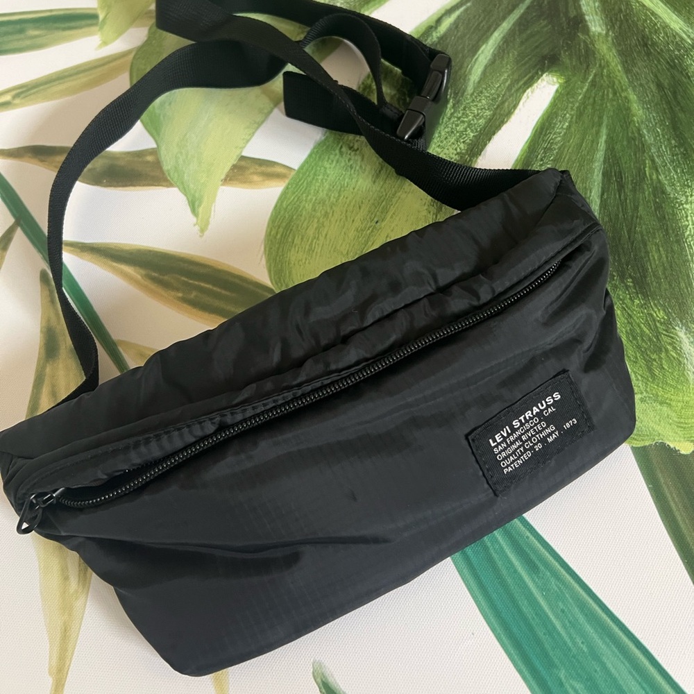 Levi’s Cross Body Bag